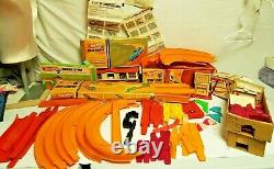 VTG Toys Hot Wheels Sky Show Drag Stunt Action Super Charger Launcher LOT TRACKS