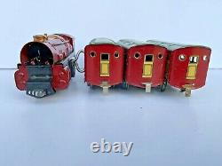 Vintage 1920-30s IVES Wind up Train Red Engine & 3 Passenger Cars set, USA, Works