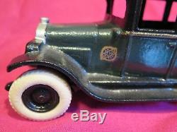 Vintage 1928 1929 Arcade cast iron chevy sedan chevrolet toy car 1930