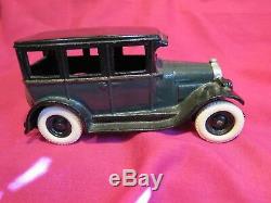 Vintage 1928 1929 Arcade cast iron chevy sedan chevrolet toy car 1930