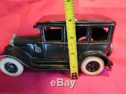 Vintage 1928 1929 Arcade cast iron chevy sedan chevrolet toy car 1930