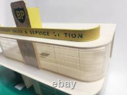 Vintage 1961 Lesney Matchbox MG-1 BP Service Station with Pumps 2 Vehicles Sign