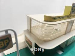 Vintage 1961 Lesney Matchbox MG-1 BP Service Station with Pumps 2 Vehicles Sign