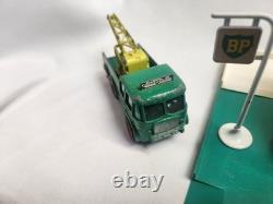 Vintage 1961 Lesney Matchbox MG-1 BP Service Station with Pumps 2 Vehicles Sign