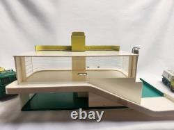 Vintage 1961 Lesney Matchbox MG-1 BP Service Station with Pumps 2 Vehicles Sign