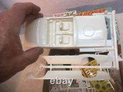 Vintage 1972 dodge Chanllenger charger plastic model car toy car kit Palmer