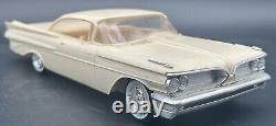 Vintage AMT 1959 Pontiac Bonneville Hardtop 1/25 Scale Model Dealer Promotional