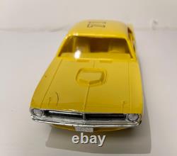 Vintage AMT/C19 Plymouth Barracuda Promo Car 1970 Yellow Model 1/25