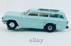 Vintage Atlas HO Scale Buick Station Wagon Slot Car Light Blue