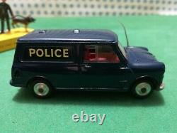Vintage B. M. C. Mini Police Van With Tracker Dog 1/43 Corgi toys 448 Nmib