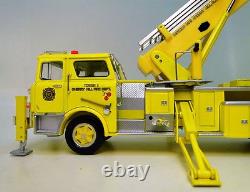 Vintage Classic Antique Red Fire Engine Truck Metal Tower Model Car Pickup Promo