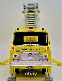 Vintage Classic Antique Red Fire Engine Truck Metal Tower Model Car Pickup Promo