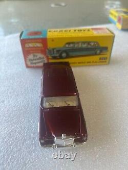 Vintage Corgi Toys #247 MERECEDES-BENZ 600 PULLMAN with working wipers with box