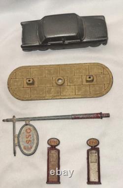 Vintage Dai Cast Car Fiat 1800 Corgi Toys & Esso Petrol Station Dinky England