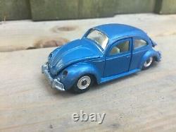 Vintage Dinky Toys Car 129 Volkswagen VW Beetle 1300 sedan painted silver base