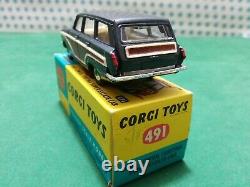 Vintage Ford Consul Cortina Super Estate Car 1/43 Corgi toys 491 MIB