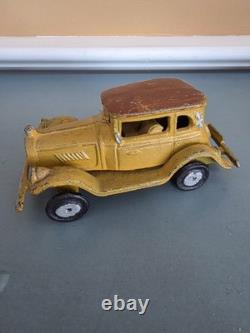 Vintage Hubley / Other Cast iron SEDAN Car 3 1/2 Long