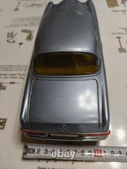 Vintage Ichiko Mercedes Benz 300SE Tinplate Toy Car Made in Japan Collectible