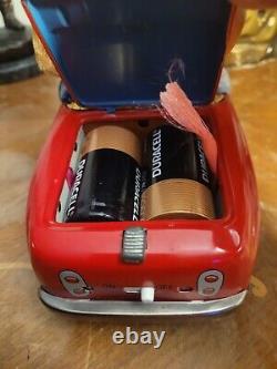 Vintage Japanese Ichida Tin Car Toys Battery Operated Kissing Couple Tested