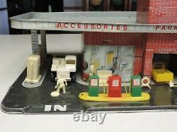 Vintage Marx Tin Litho Gas Station Building & Accessories Pumps Cars Trucks Men