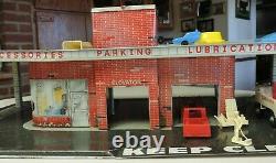 Vintage Marx Tin Litho Gas Station Building & Accessories Pumps Cars Trucks Men