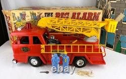 Vintage Marx Toys The Big Alarm Fire Truck Engine No 7 with Box & Figures 5140