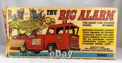 Vintage Marx Toys The Big Alarm Fire Truck Engine No 7 with Box & Figures 5140