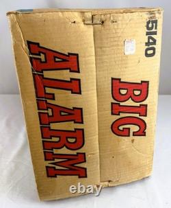 Vintage Marx Toys The Big Alarm Fire Truck Engine No 7 with Box & Figures 5140