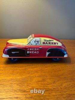 Vintage Modern Bakery Walt Reach Courtland Tin Toy Litho Wind-up Car