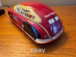 Vintage Modern Bakery Walt Reach Courtland Tin Toy Litho Wind-up Car