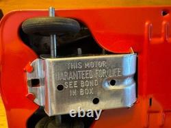 Vintage Modern Bakery Walt Reach Courtland Tin Toy Litho Wind-up Car