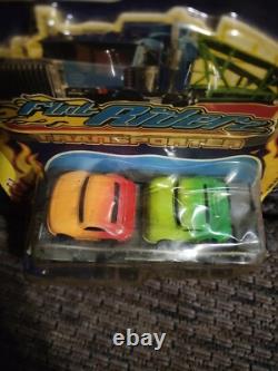 Vintage Speed Freaks Cars Flat Riderz Transporter Die Cast Metal Toys Ja-Ru 3495