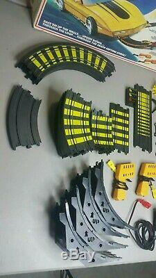 Vintage Tyco Sky Climber Cliff Hangers Slot car race track with 2 CORVETTE cars