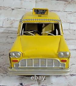 Vintage metal yellow taxi car model for home/office/shop decoration Artwork Gift