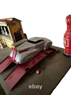 Vtg 1930s Marx ROADSIDE REST SERVICE STATION Tin Toy Marx Coupe Car