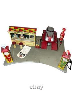 Vtg 1930s Marx ROADSIDE REST SERVICE STATION Tin Toy Marx Coupe Car