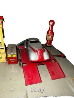 Vtg 1930s Marx ROADSIDE REST SERVICE STATION Tin Toy Marx Coupe Car