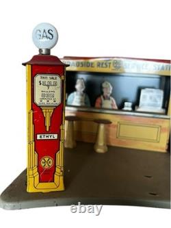 Vtg 1930s Marx ROADSIDE REST SERVICE STATION Tin Toy Marx Coupe Car