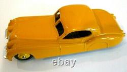 Vtg Dinky Toys Diecast Yellow Jaguar Xk120 Coupe No. 157 With Original Box