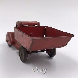 Wyandotte Red Pressed Steel Dump Truck 6 in Long Toy Car with Dumping Bed VTG 30's